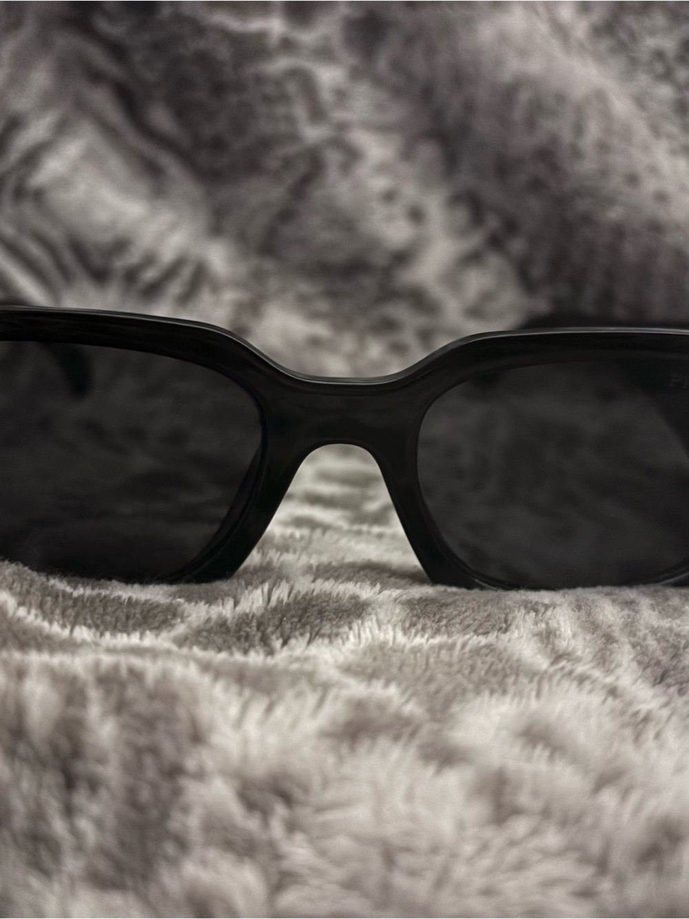 Prada Glossy Black Sunglasses Arm with Logo - Picture 1 of 4